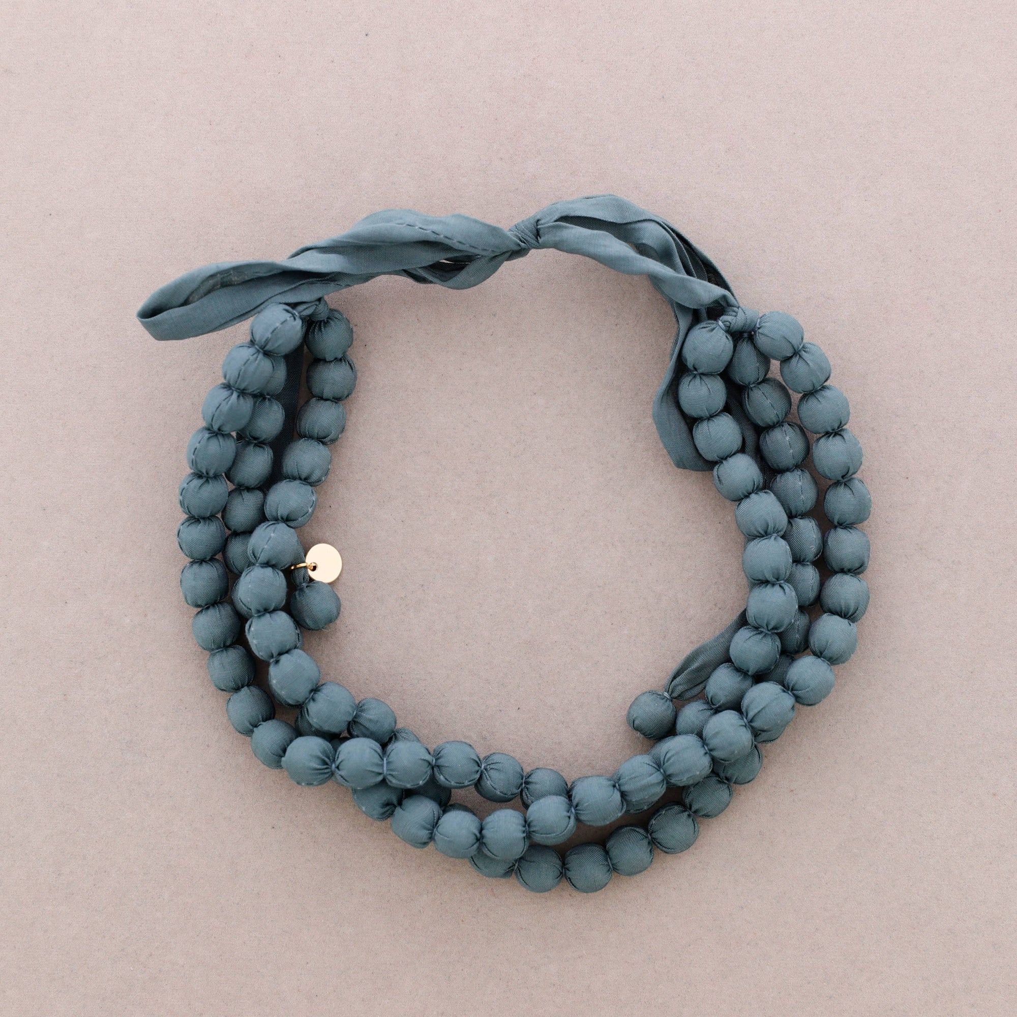 Collier Trois Tours Boules Revetues