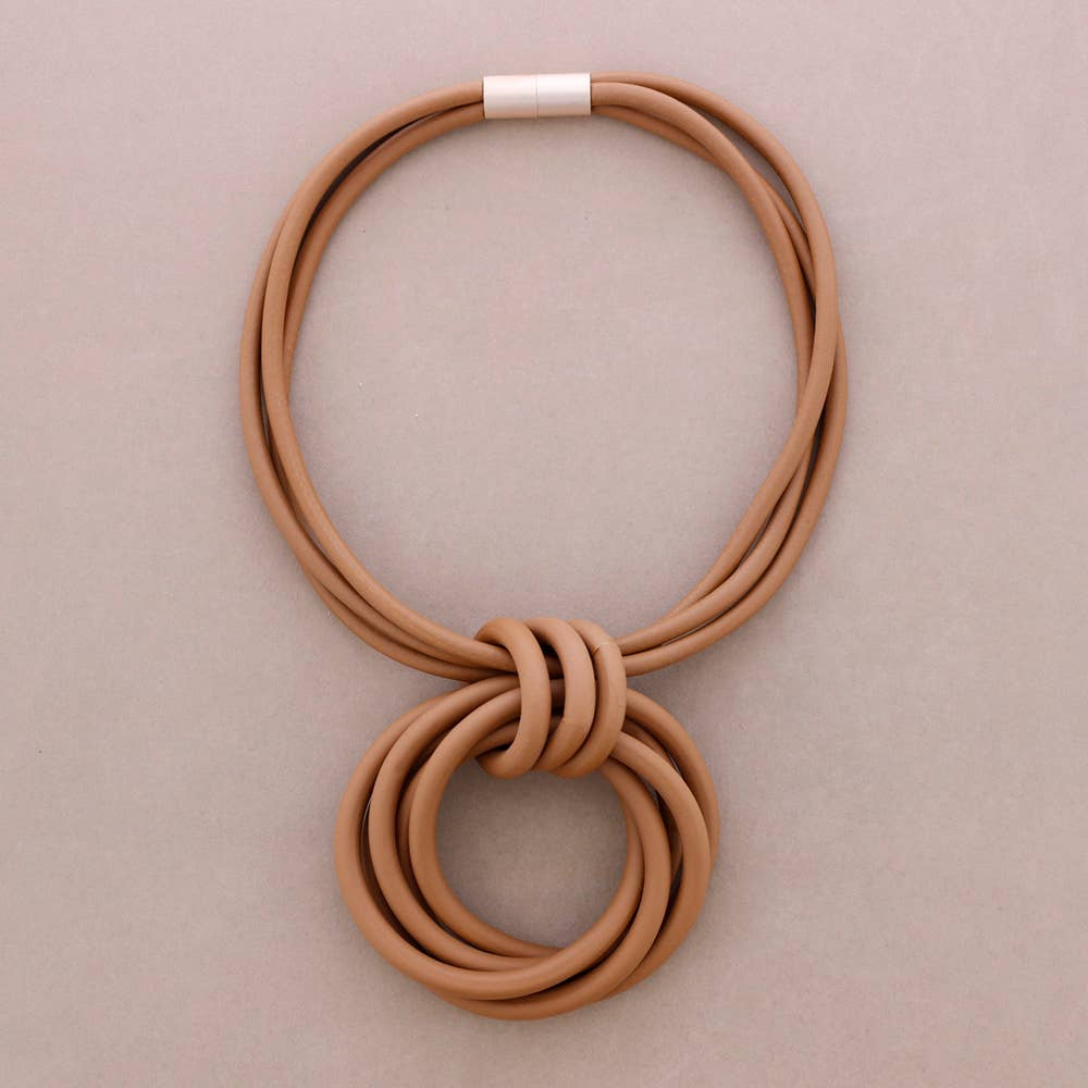 Collier ras-de-cou Aimant Pendentif Anneaux Caoutchouc (B)