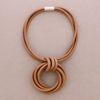 Collier ras-de-cou Aimant Pendentif Anneaux Caoutchouc (B)