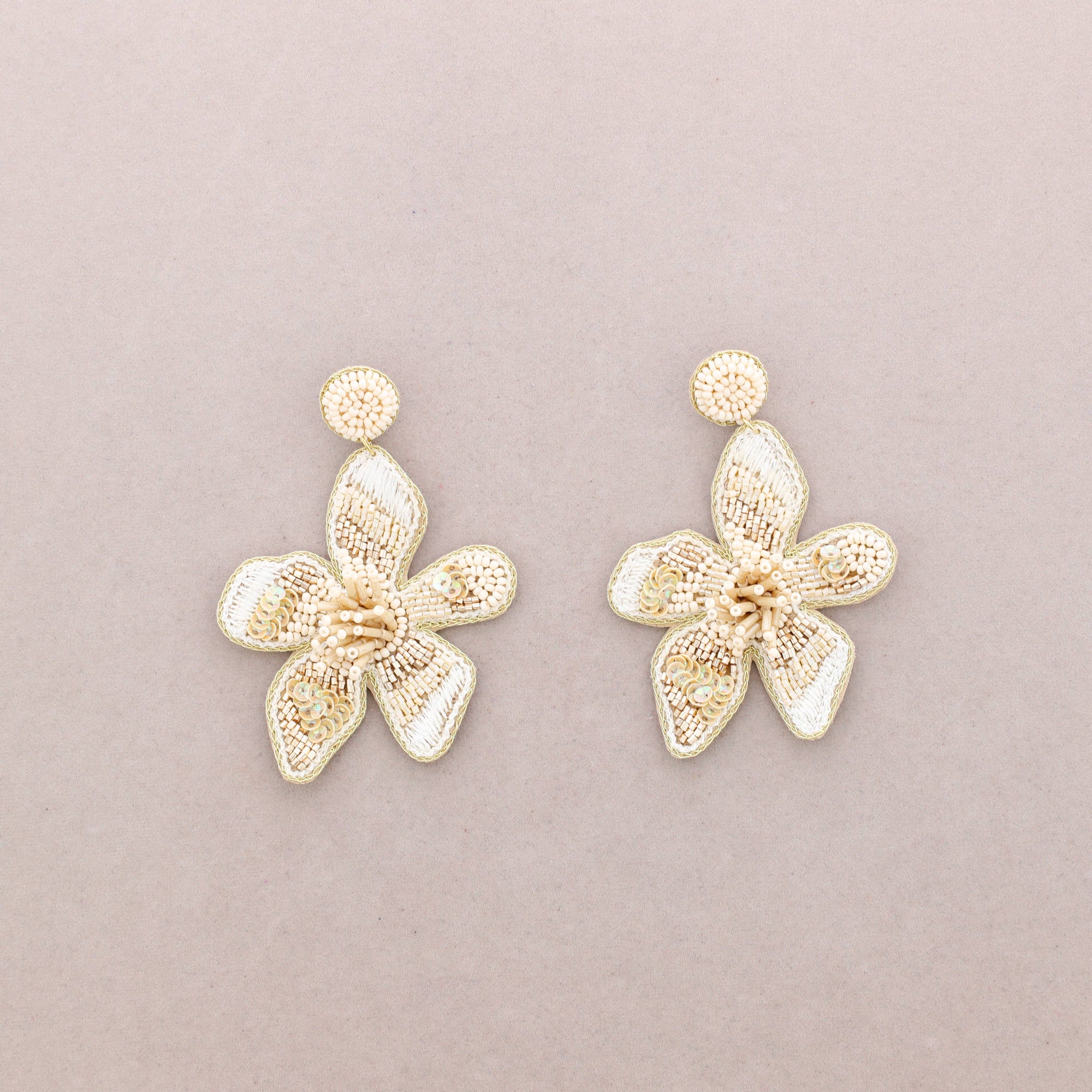Boucles d'oreilles fleuries en perles: Bleu