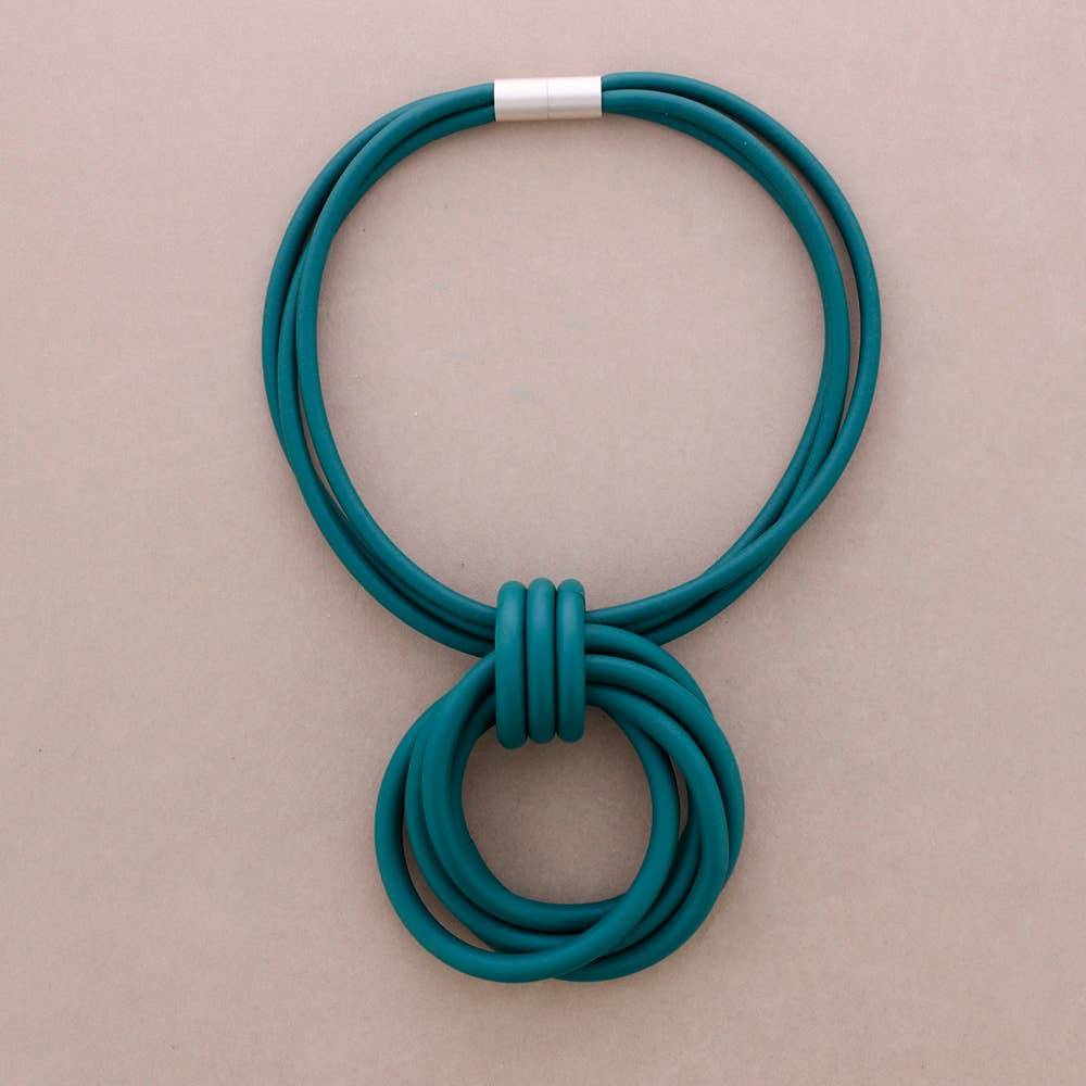 Collier ras-de-cou Aimant Pendentif Anneaux Caoutchouc (B)