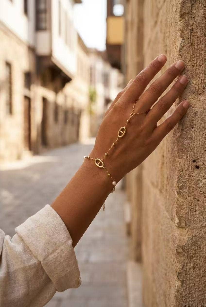 Bracelet de main doré acier inoxydable perles ovale délicat