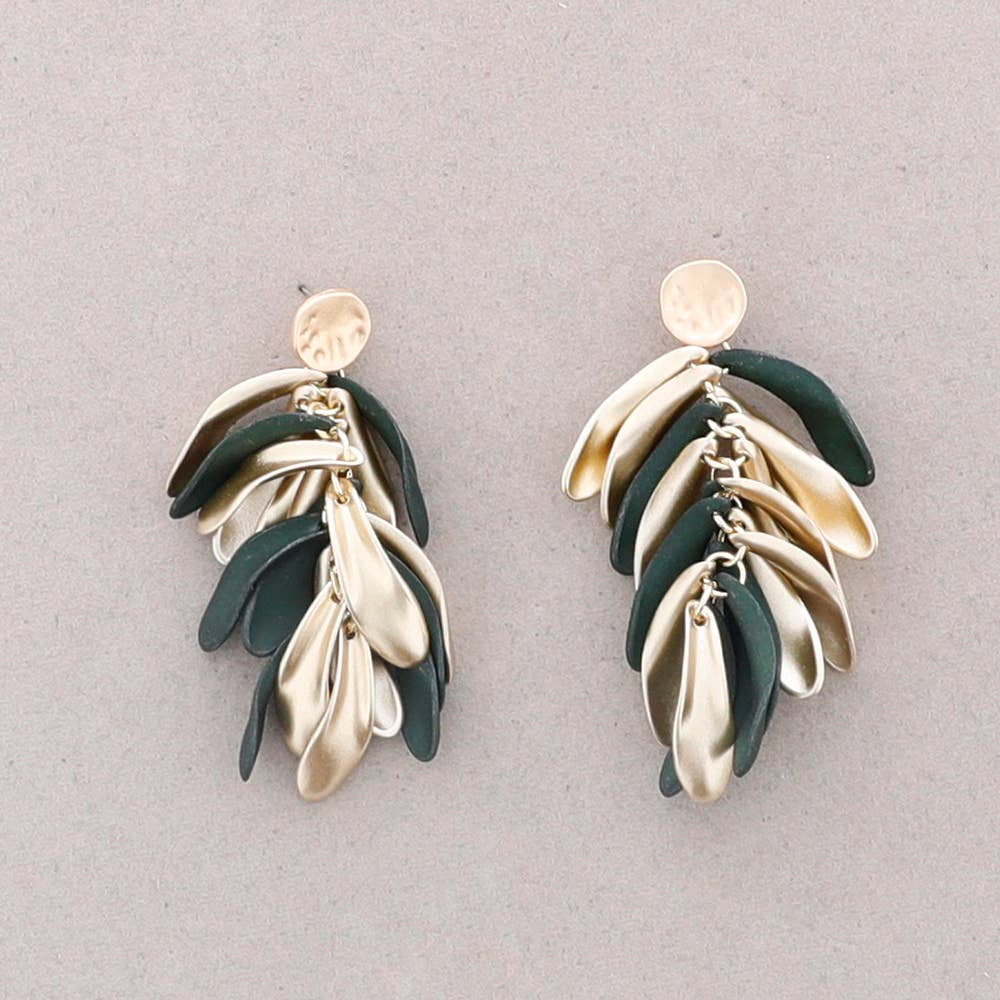 Boucles d’oreilles pendantes avec pétales en résine