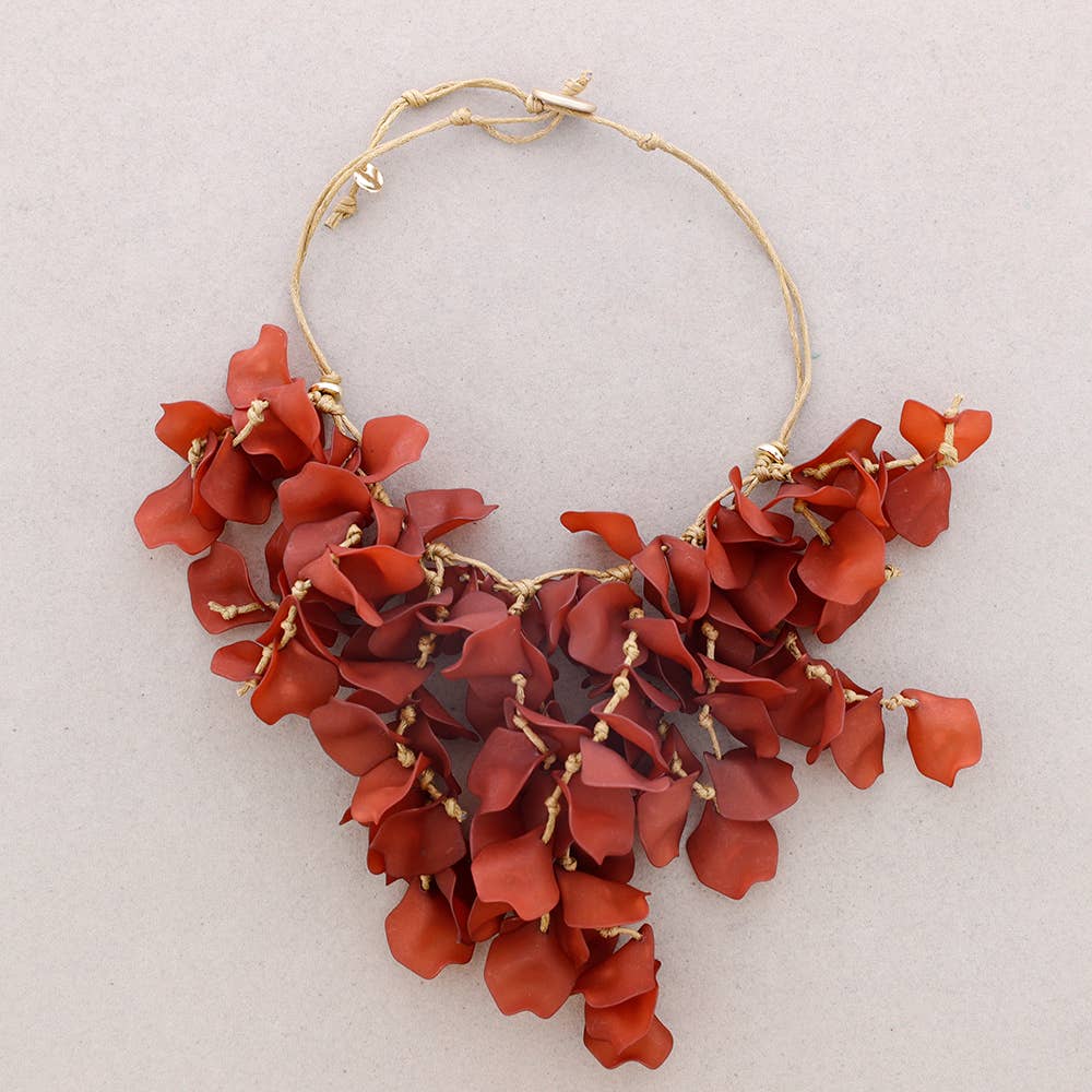 Collier pendentif en résine Pétalos