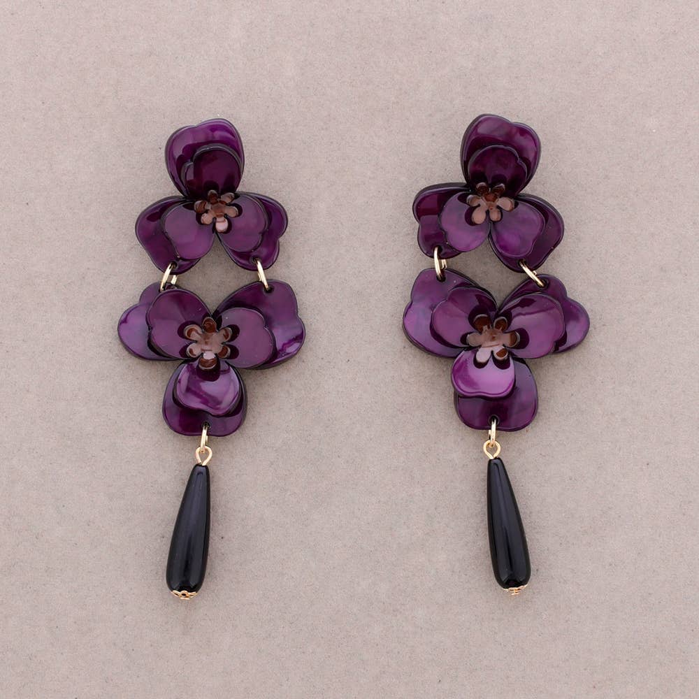 Boucles d'oreilles pendantes double fleur en résine