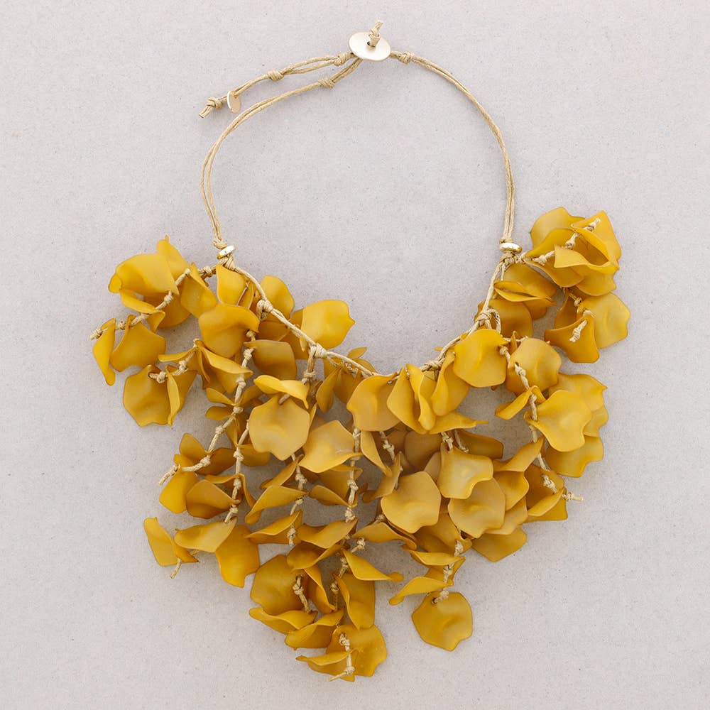 Collier pendentif en résine Pétalos