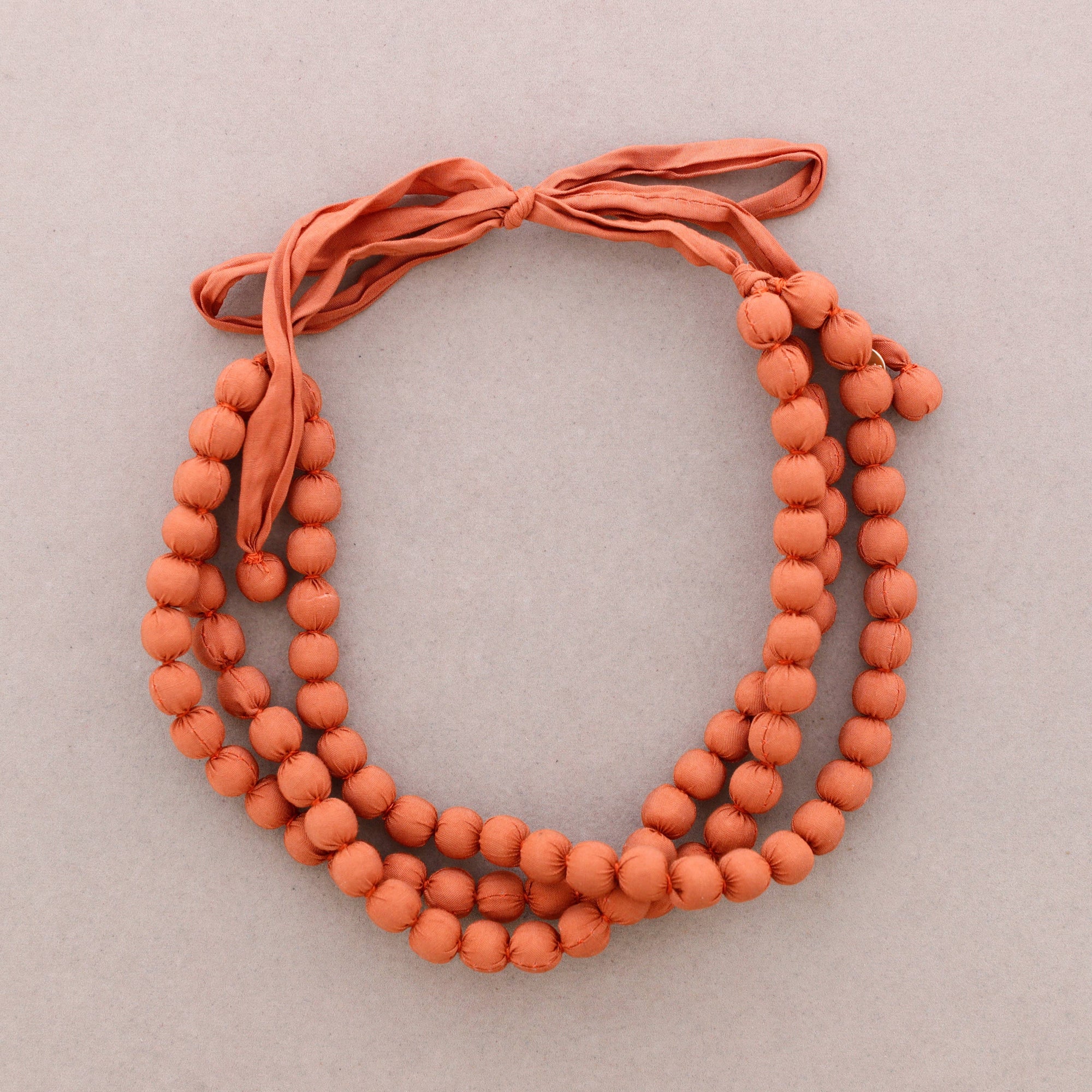 Collier Trois Tours Boules Revetues