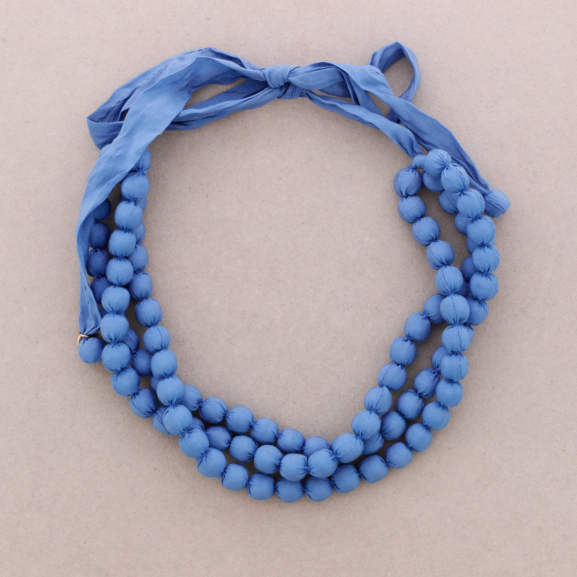 Collier Trois Tours Boules Revetues