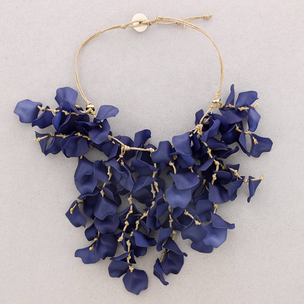 Collier pendentif en résine Pétalos