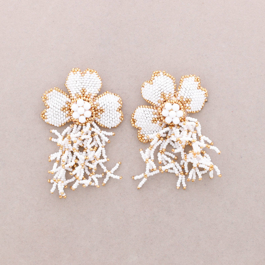 Boucles d’oreilles ethniques à perles en forme de fleur: Beige