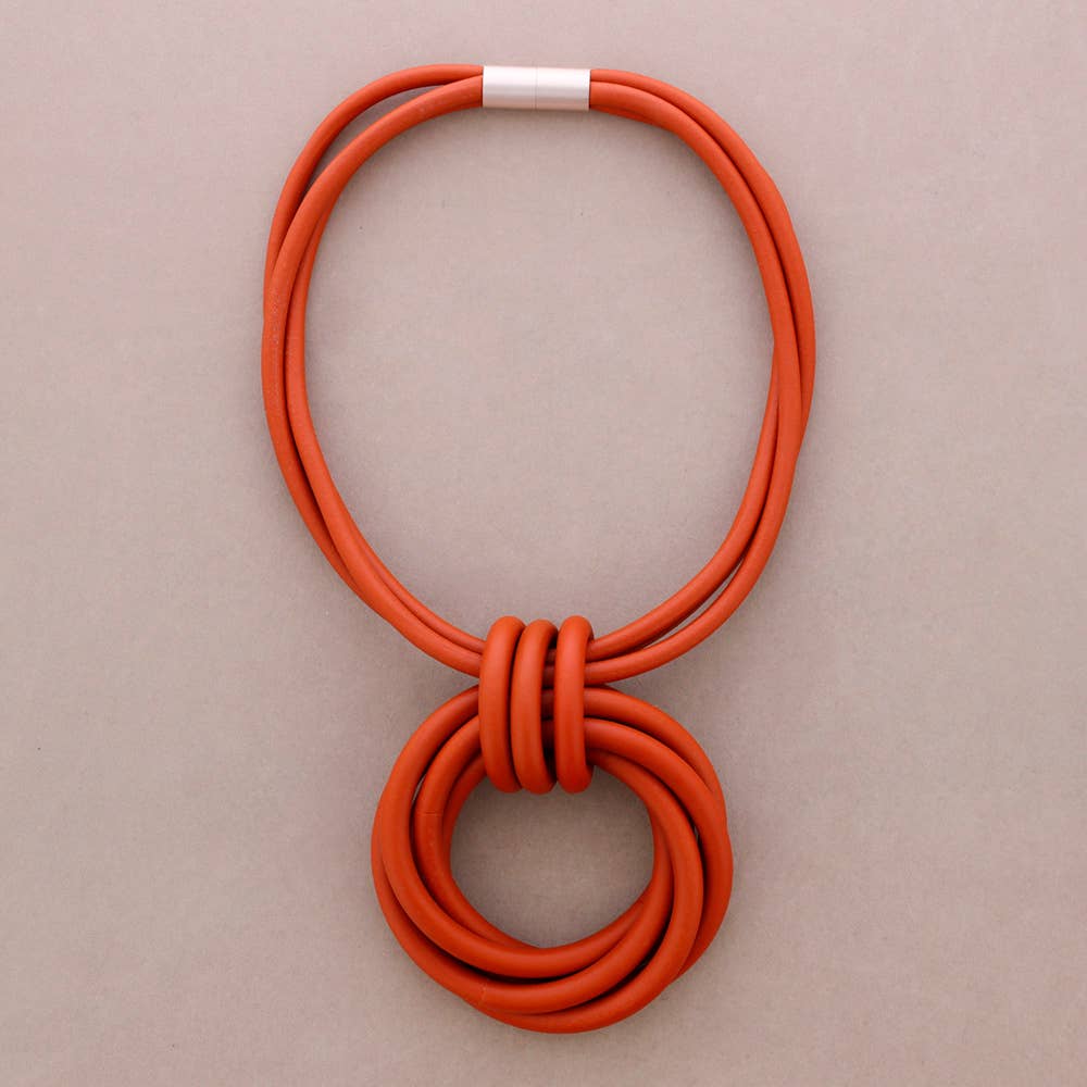 Collier ras-de-cou Aimant Pendentif Anneaux Caoutchouc (B)
