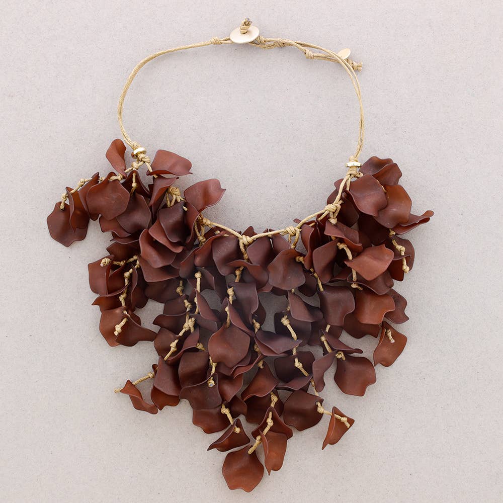 Collier pendentif en résine Pétalos