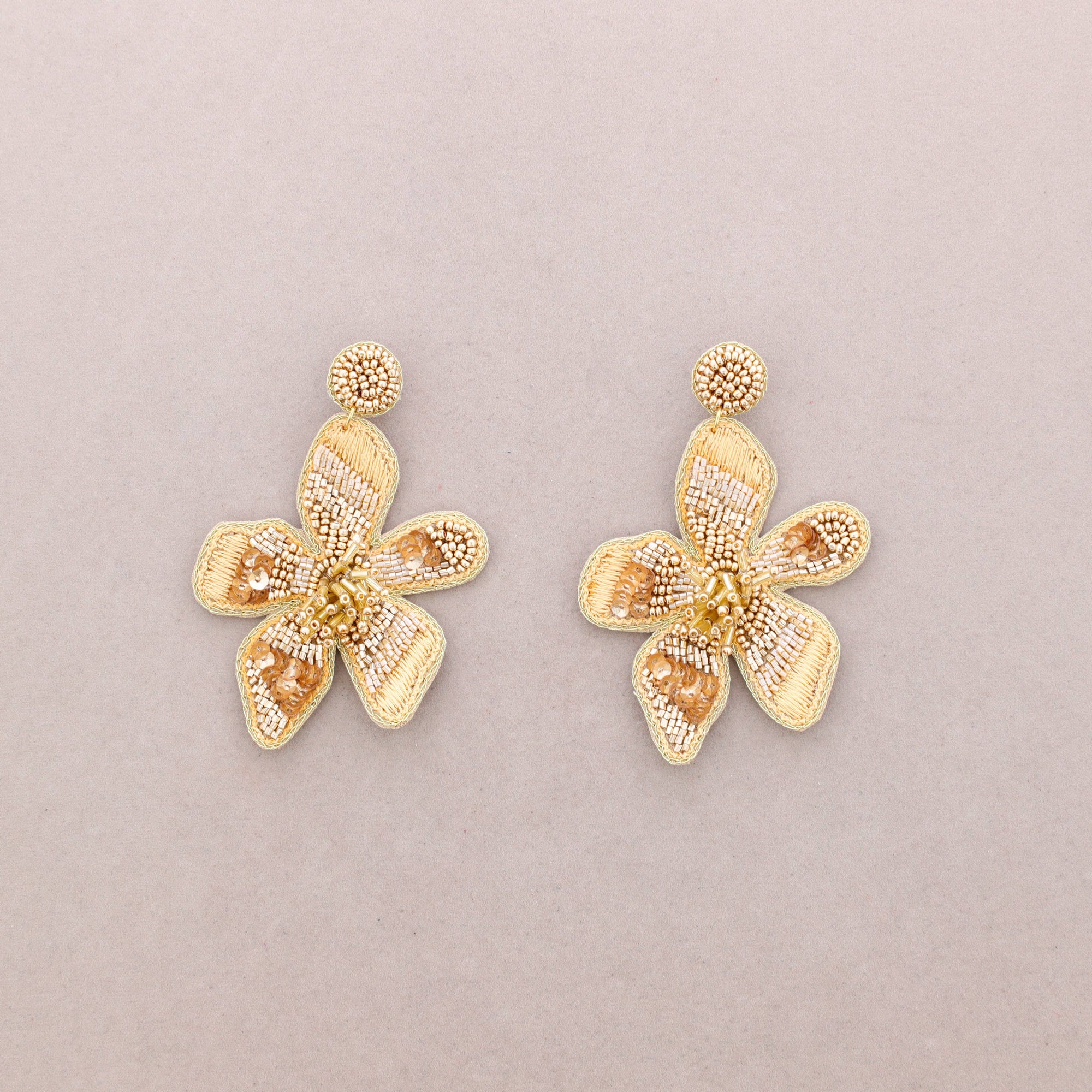 Boucles d'oreilles fleuries en perles: Bleu