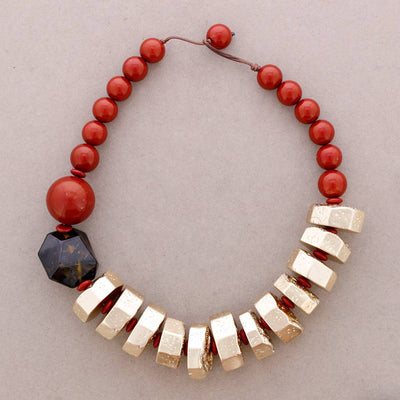 Collier Ras du Cou Perles Finition Métallique Résine