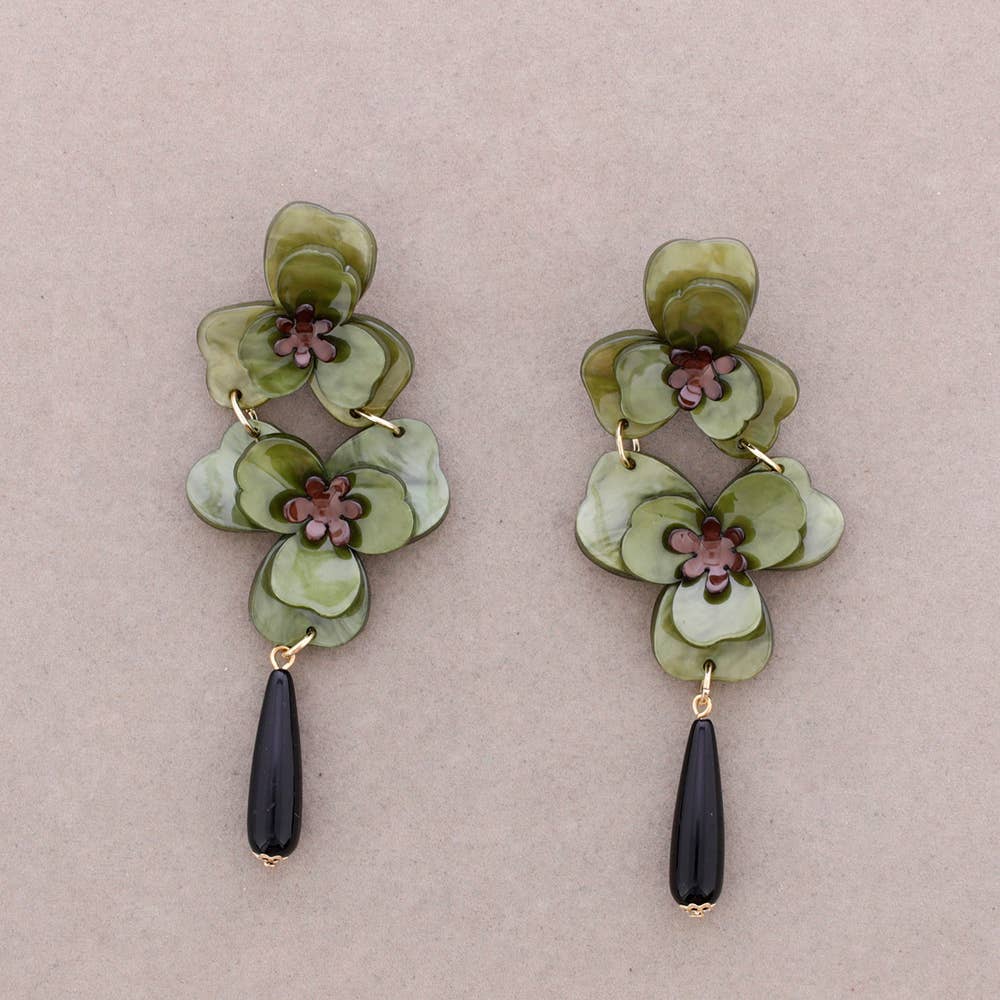 Boucles d'oreilles pendantes double fleur en résine