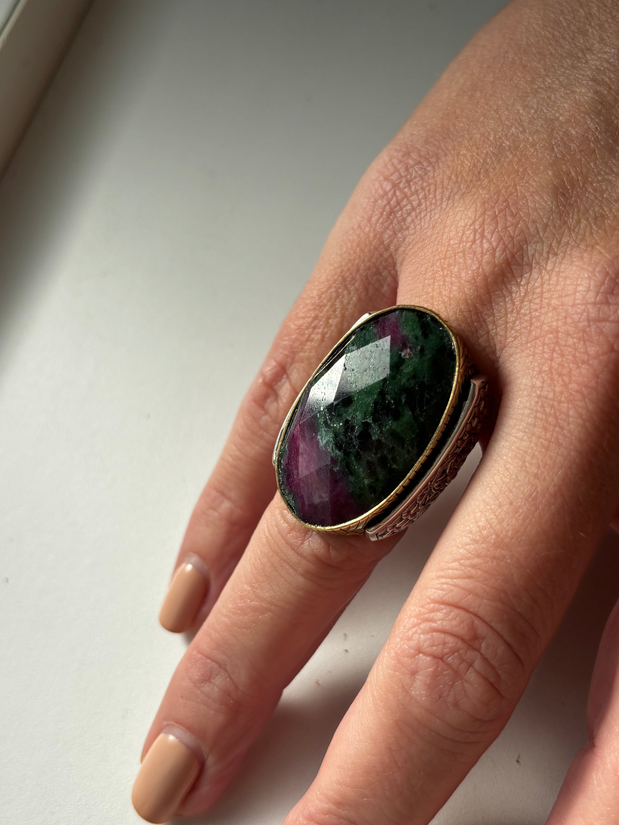bague zubis zoisite jalan