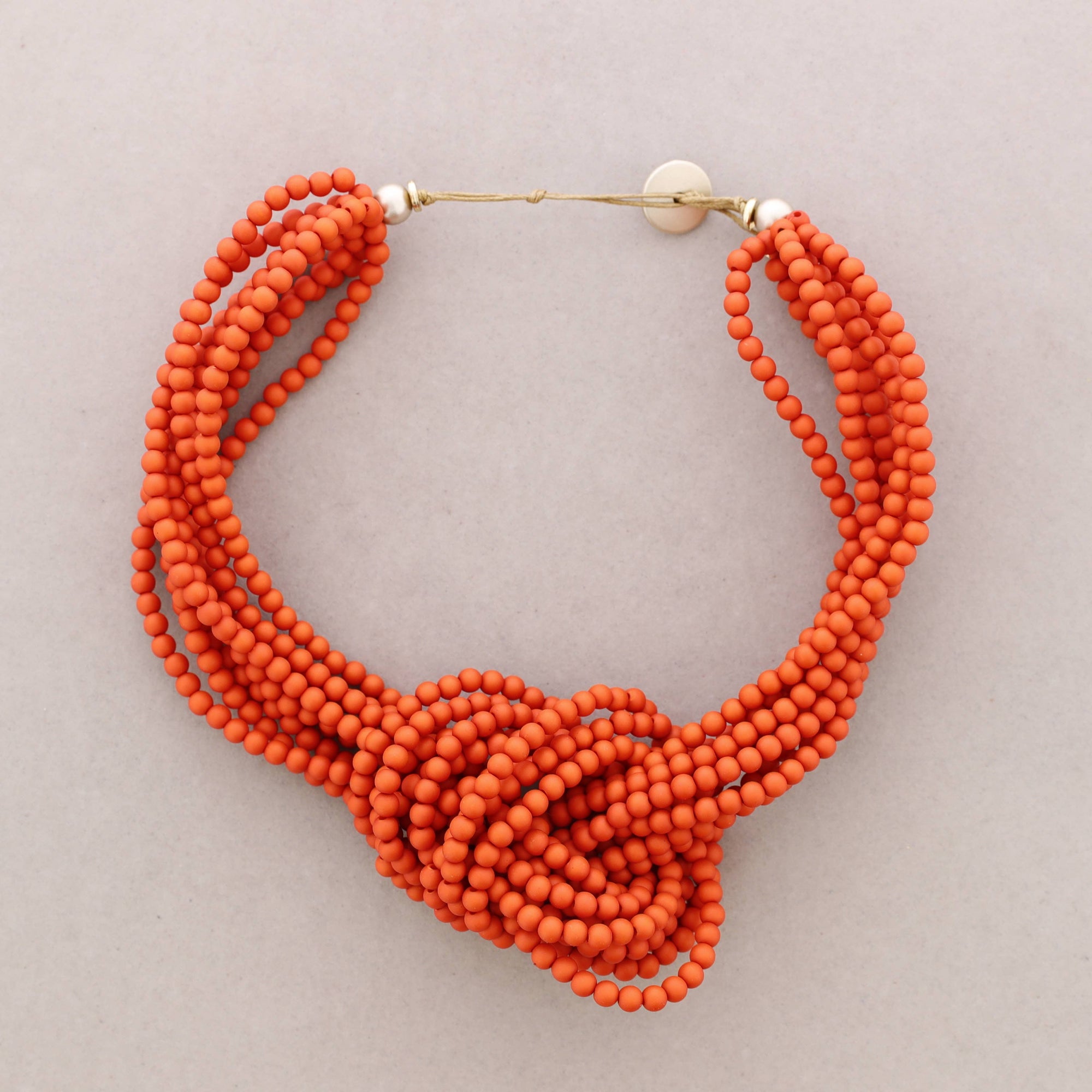 Collier Ras du Cou Nœud Perles Résine