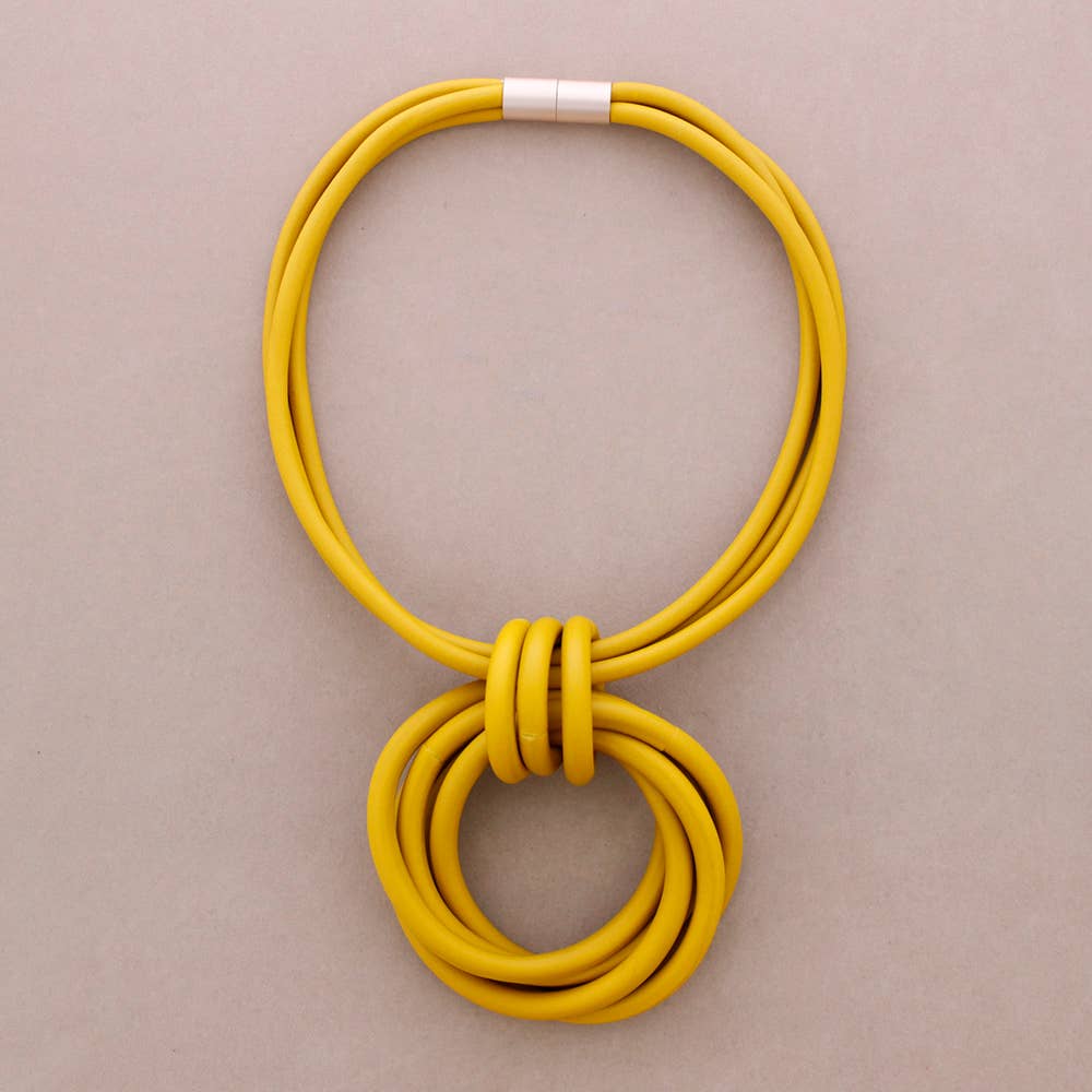 Collier ras-de-cou Aimant Pendentif Anneaux Caoutchouc (B)
