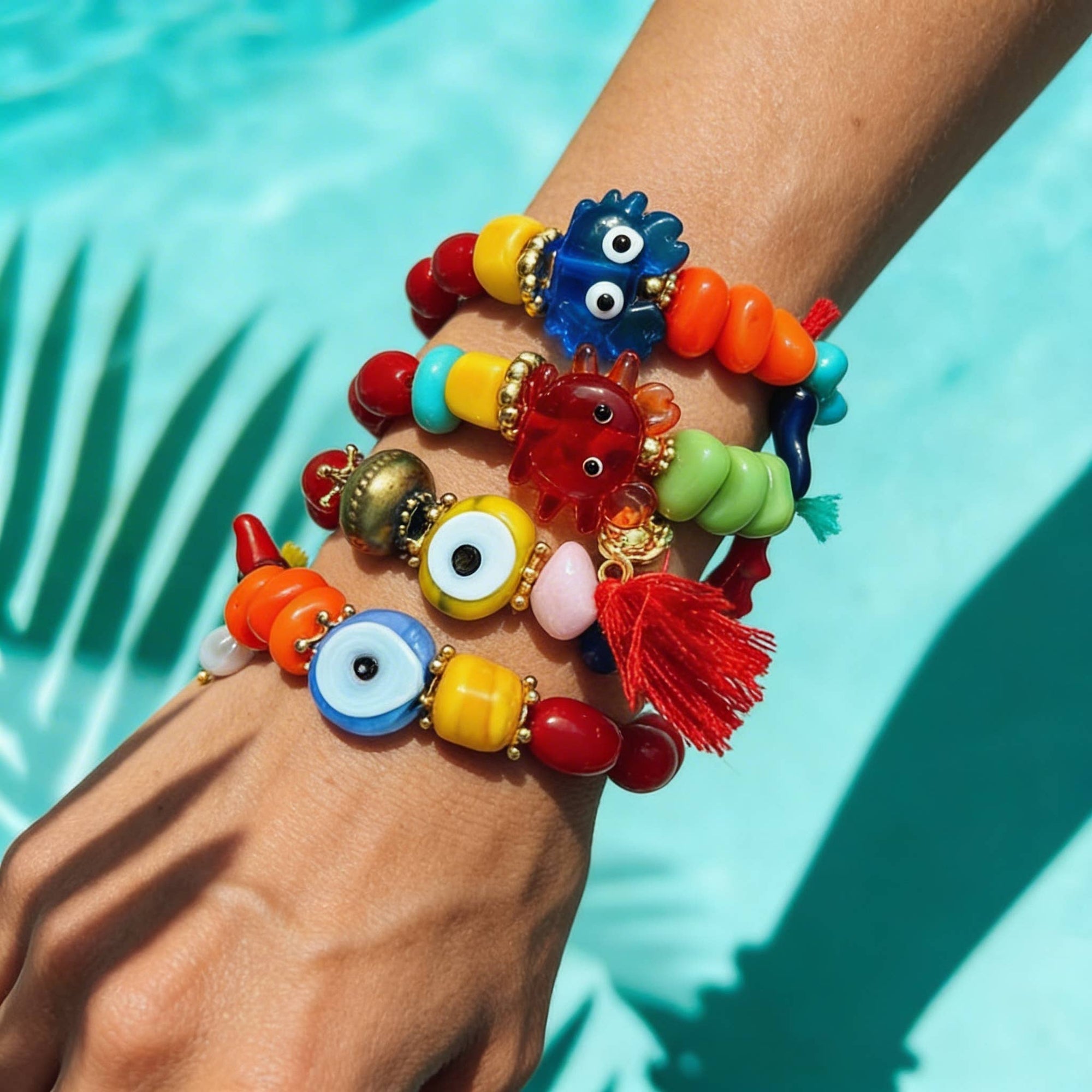 Bracelet à perles, charme méditerranéen — crabes et yeux