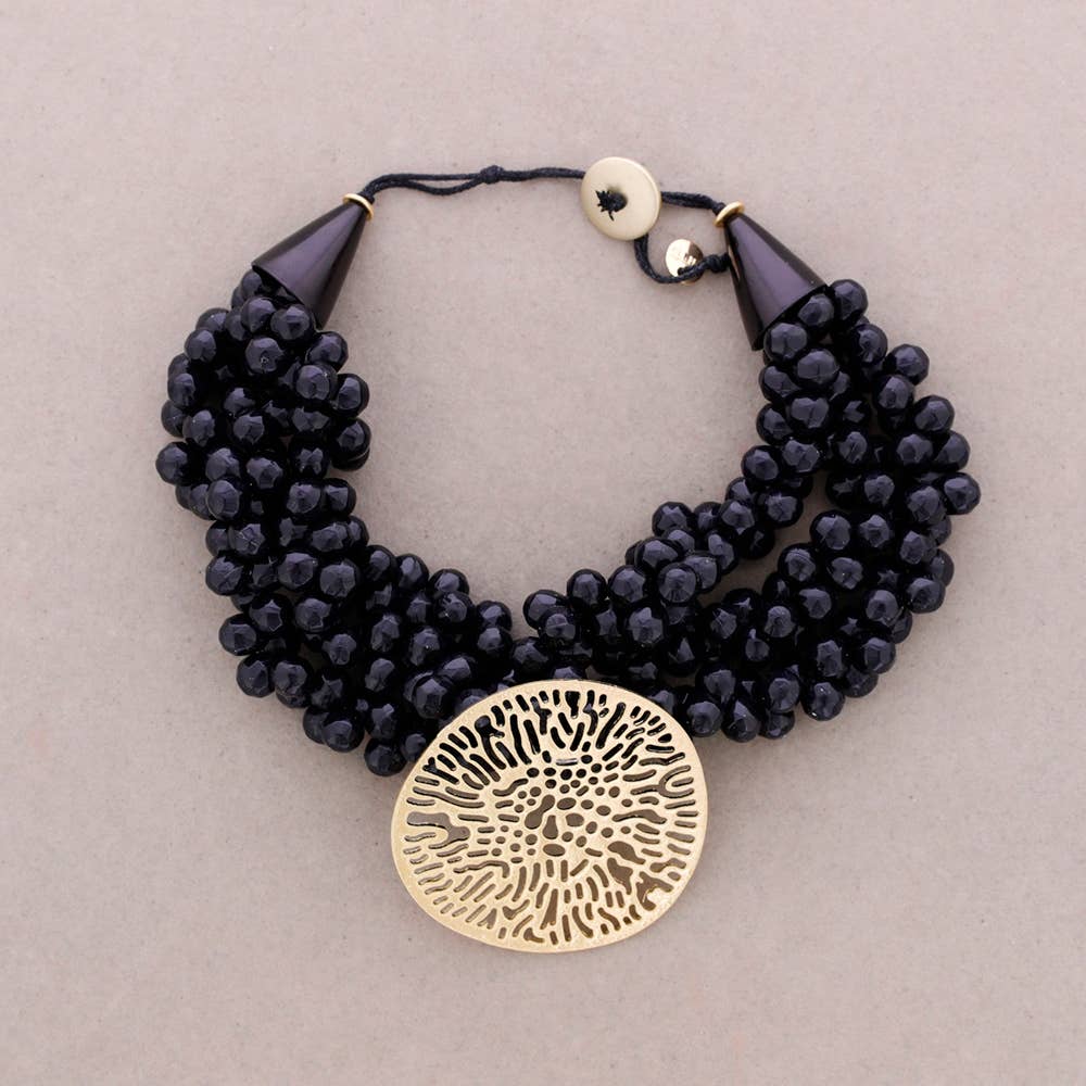 Collier Ras-du-cou Perles Résine Pendentif Médaille Filigrane Métal