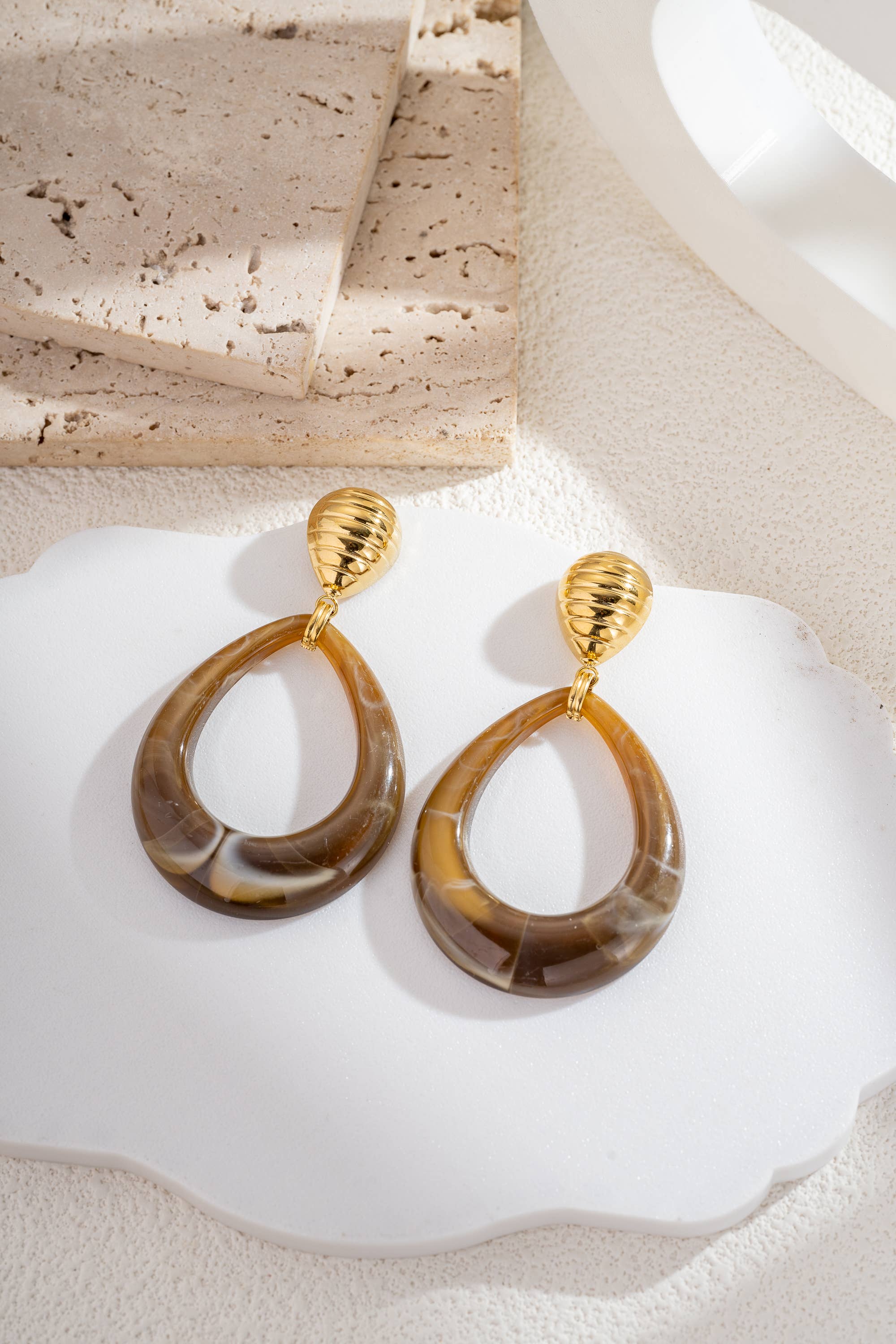 Boucles Goutte Résine Colorée Clou Doré en Acier Inoxydable