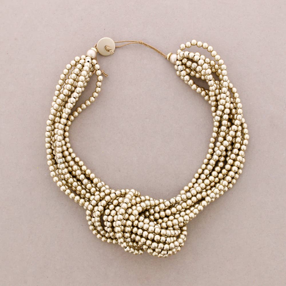 Collier ras du cou noué avec perles en résine (B)
