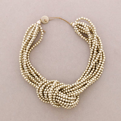 Collier ras du cou noué avec perles en résine (B)