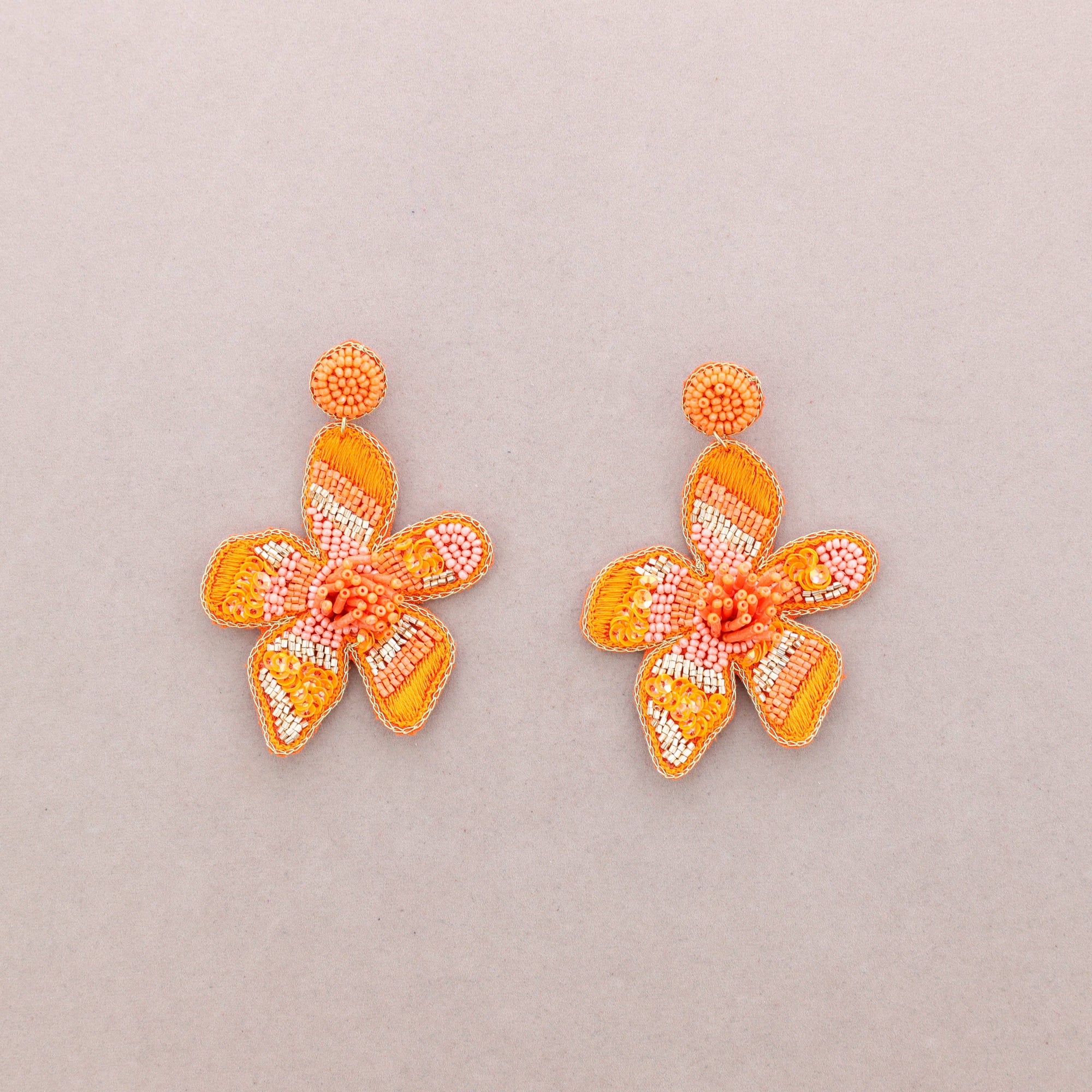 Boucles d'oreilles fleuries en perles: Bleu