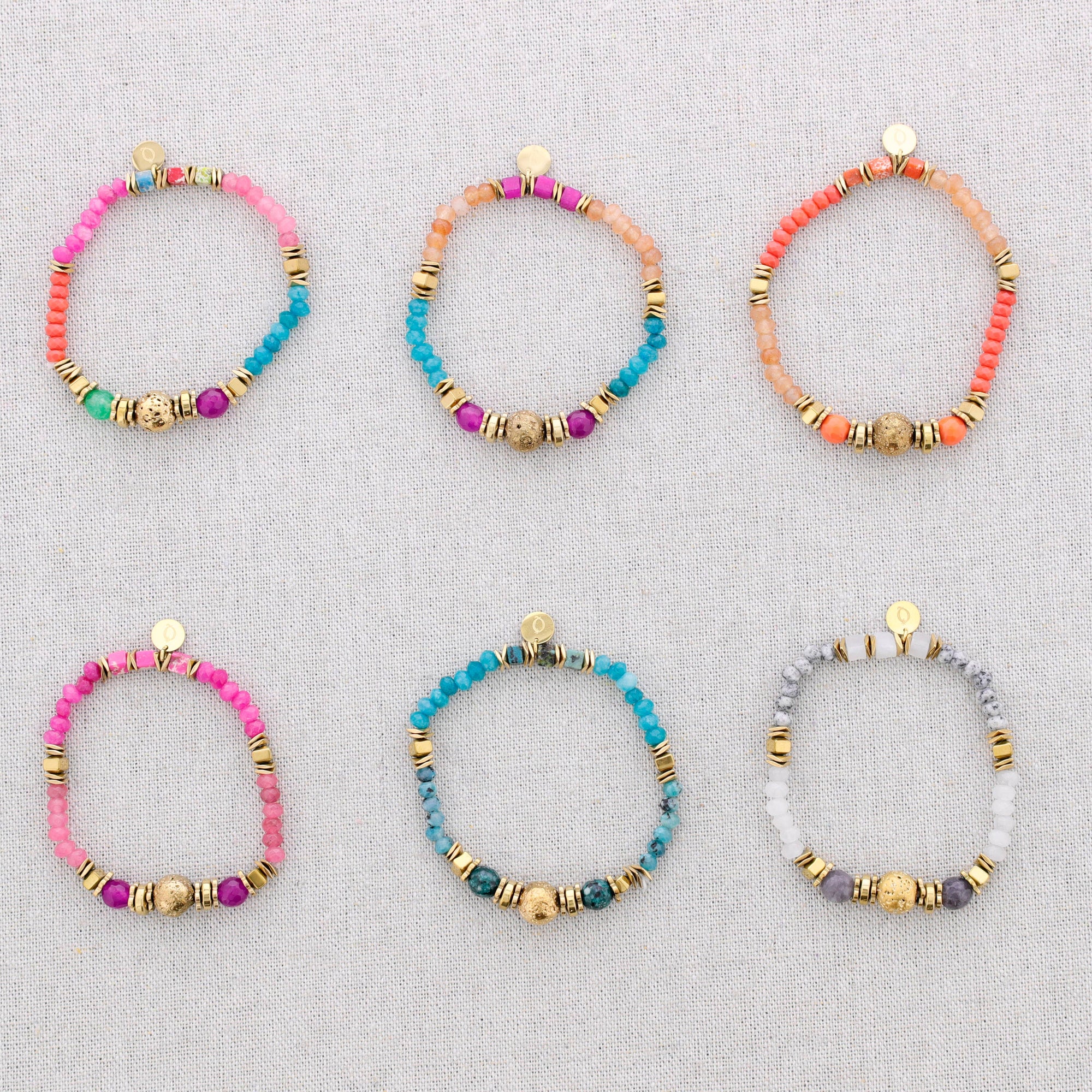Bracelet élastique en acier orné de pierres