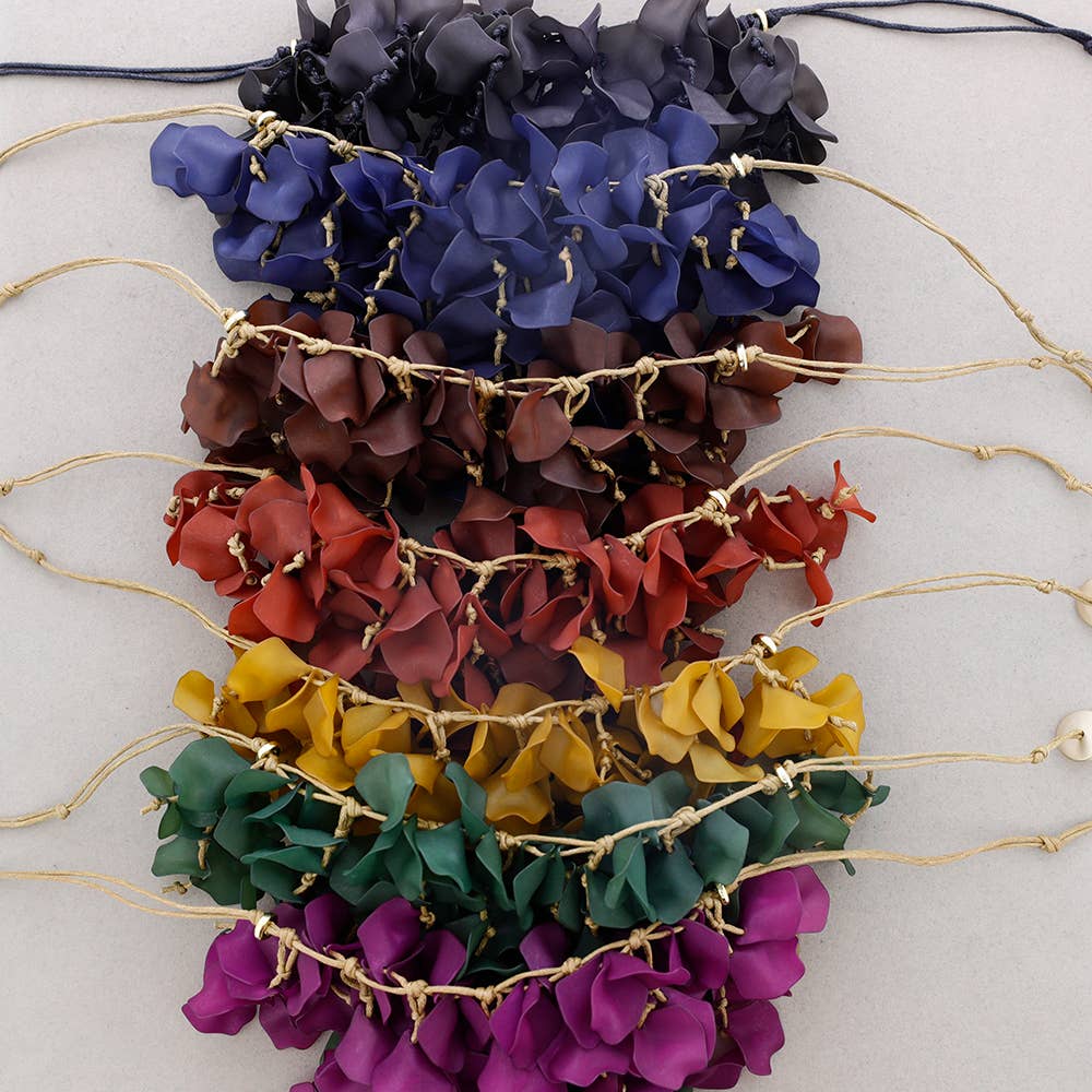 Collier pendentif en résine Pétalos