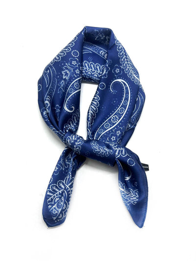 D2026-34 Foulard touche soie 70x70 motif bandana